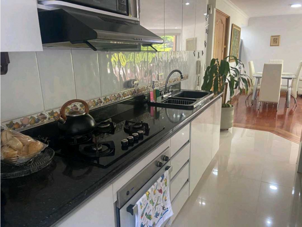 APARTAMENTO EN VENTA EL POBLADO CASTROPOL (T) — foto 4