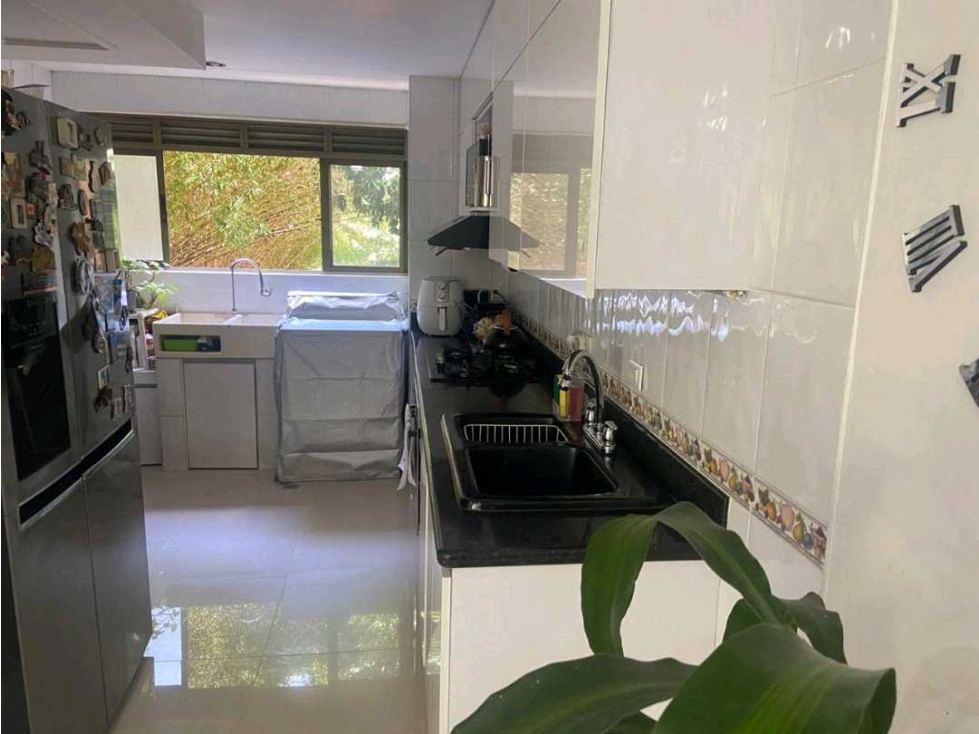 APARTAMENTO EN VENTA EL POBLADO CASTROPOL (T) — foto 5
