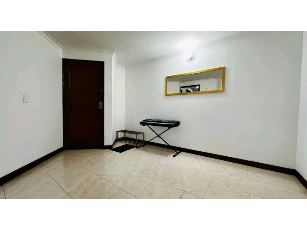APARTAMENTO EN VENTA EL POBLADO SECTOR CASTROPOL (T) — foto 3