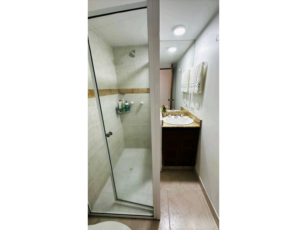 APARTAMENTO EN VENTA EL POBLADO SECTOR CASTROPOL (T) — foto 6