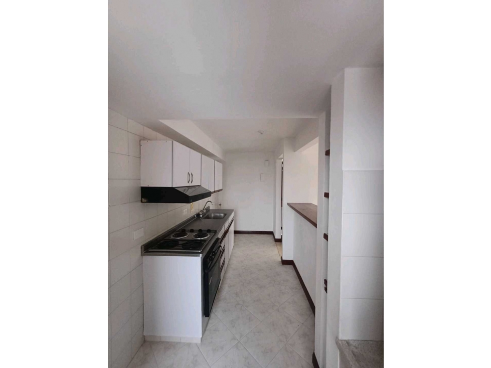 APARTAMENTO EN VENTA CASTROPOL POBLADO (N) — foto 3