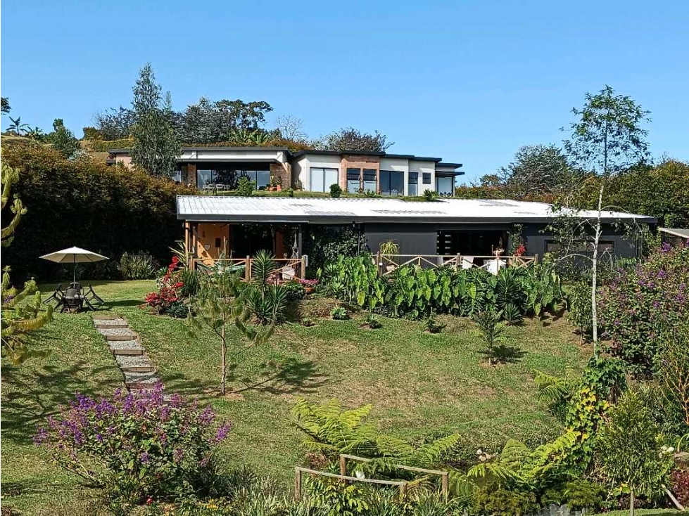 Venta casa campestre en urb. cerrada en La Ceja