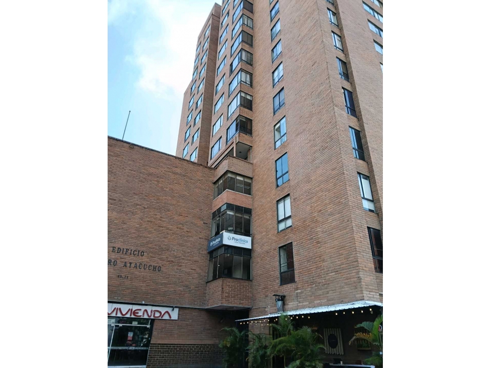 Oficina excelente rentabilidad. cerca a la placita de flores, Medellín