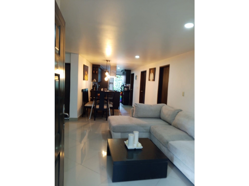 VENDO CASA REFORMADA SECTOR INTERMEDIA
