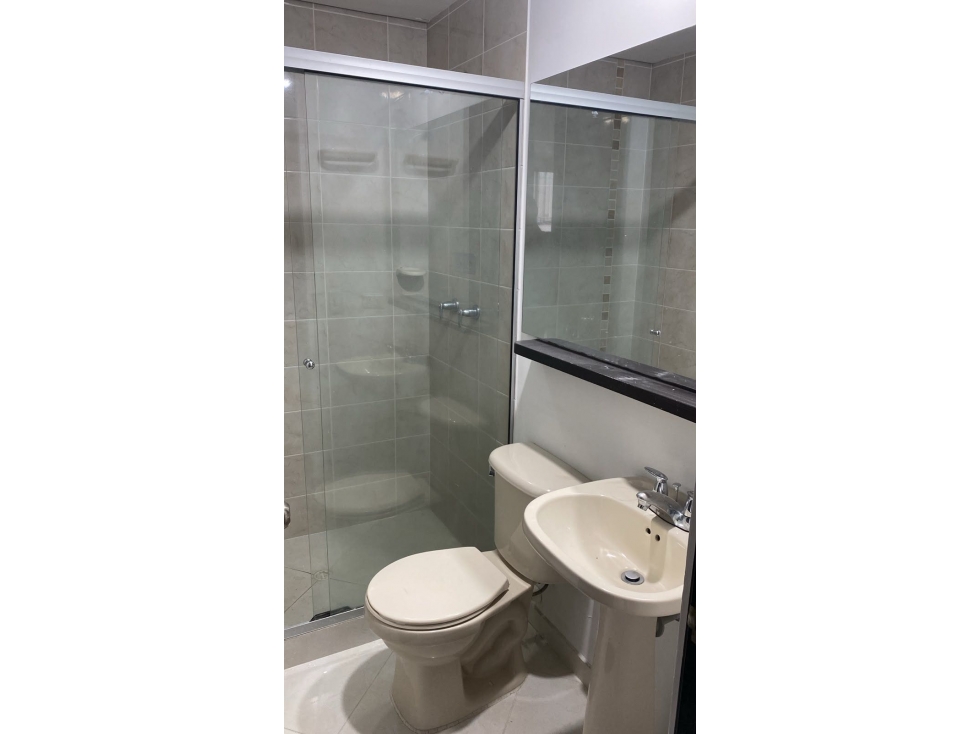 VENDO APTO CIUDAD DEL RÍO PISO ALTO — foto 3