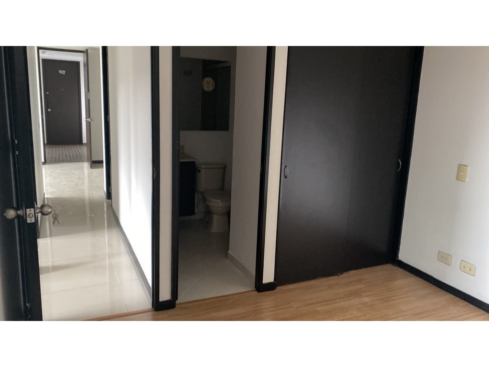 VENDO APTO CIUDAD DEL RÍO PISO ALTO — foto 5