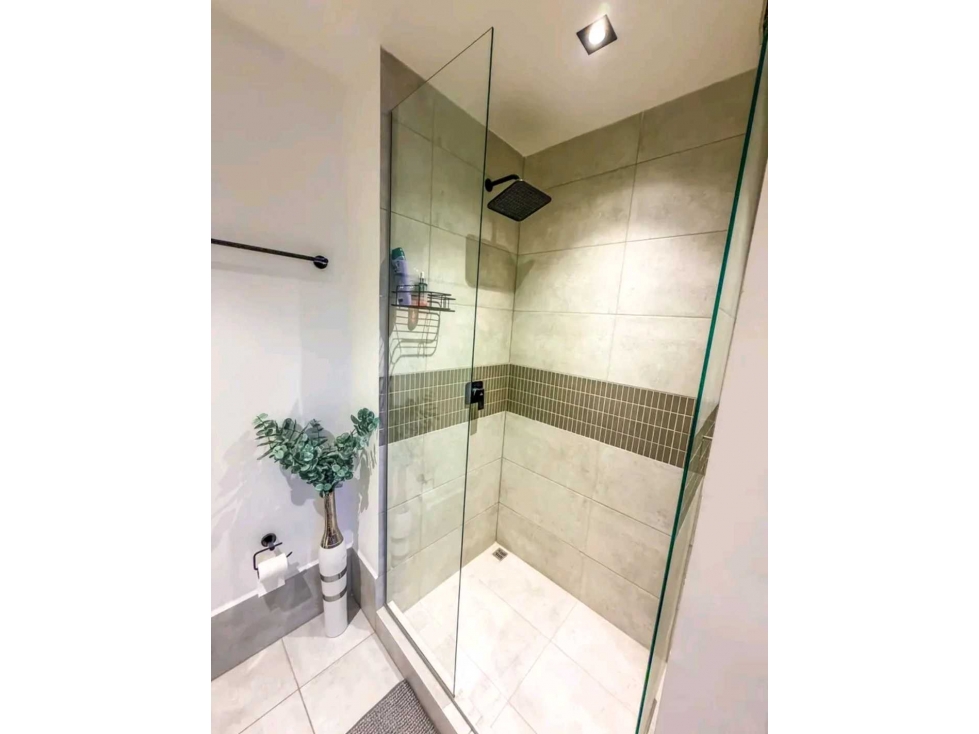 APARTAMENTO EN VENTA EL POBLADO SECTOR CASTROPOL (T) — foto 5