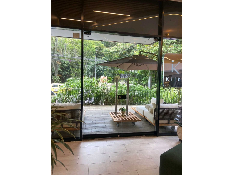 SE VENDE EXCLUSIVO,LOCAL EN EL POBLADO,EXCELENTE UBICACION,MODERNO.