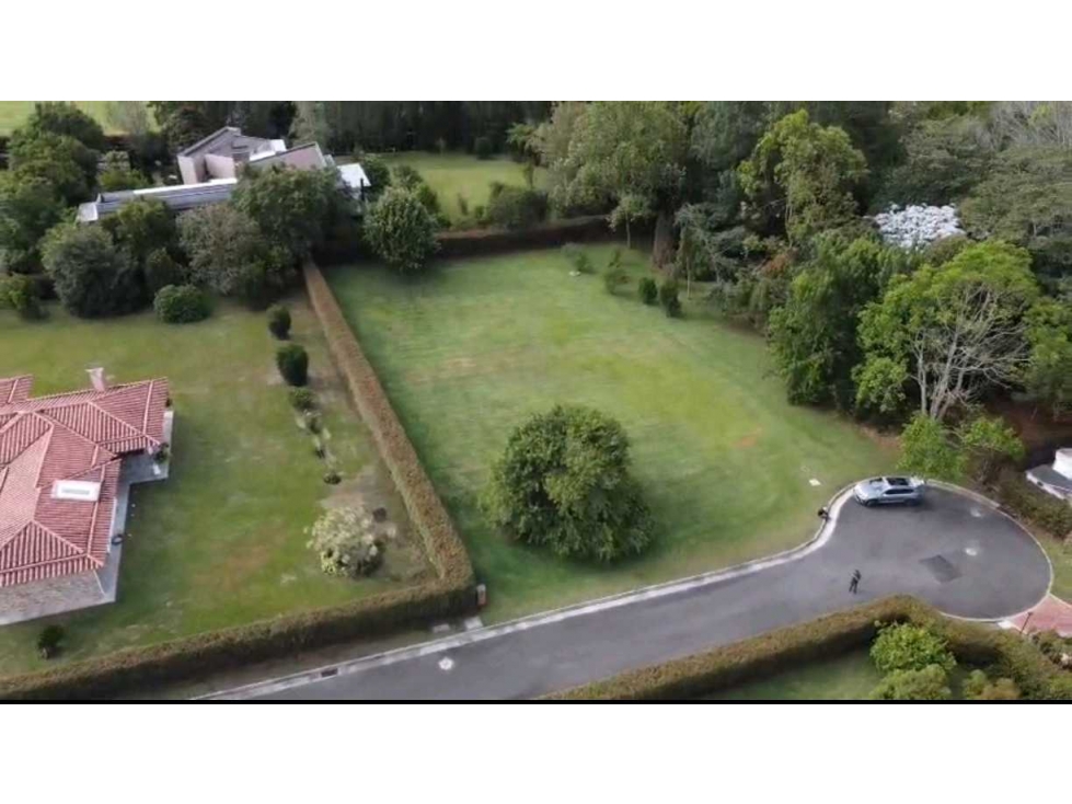 SE VENDE MUY BUEN LOTE EN PARCELACION EN LA CEJA, TOPOGRAFIA PLANA.