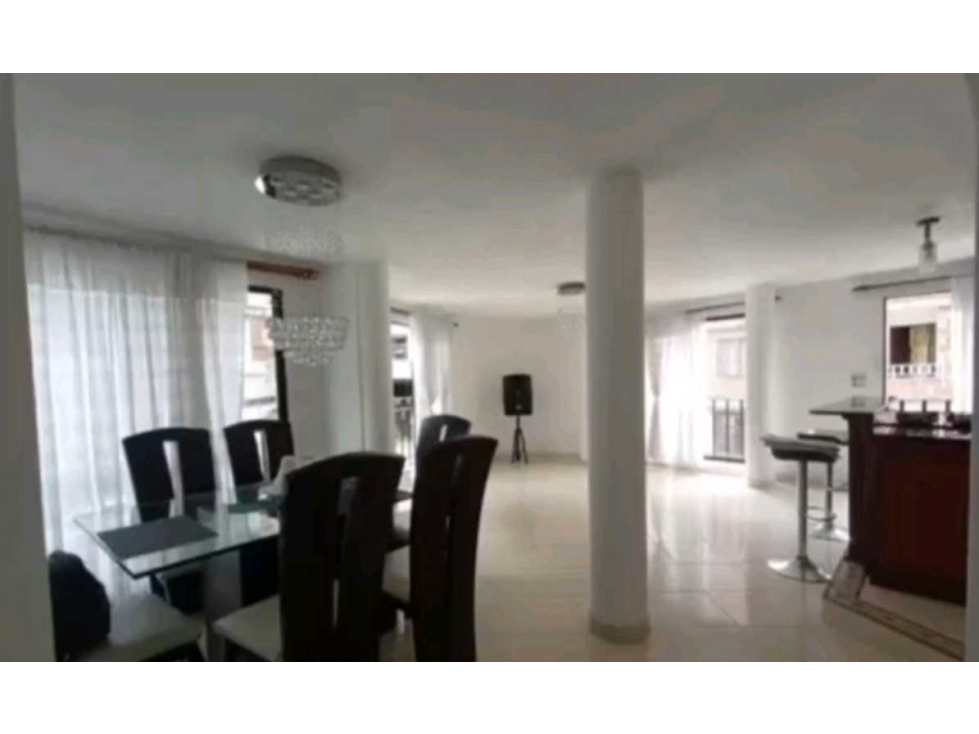 SE VENDE APTO DUPLEX EN CABAÑITAS,TERRAZA.