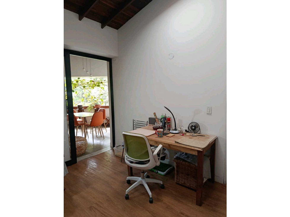 SE VENDE AMPLIO Y TRADICIONAL APTO LAURELES,REMODELADO 2 BALCONES. — foto 4