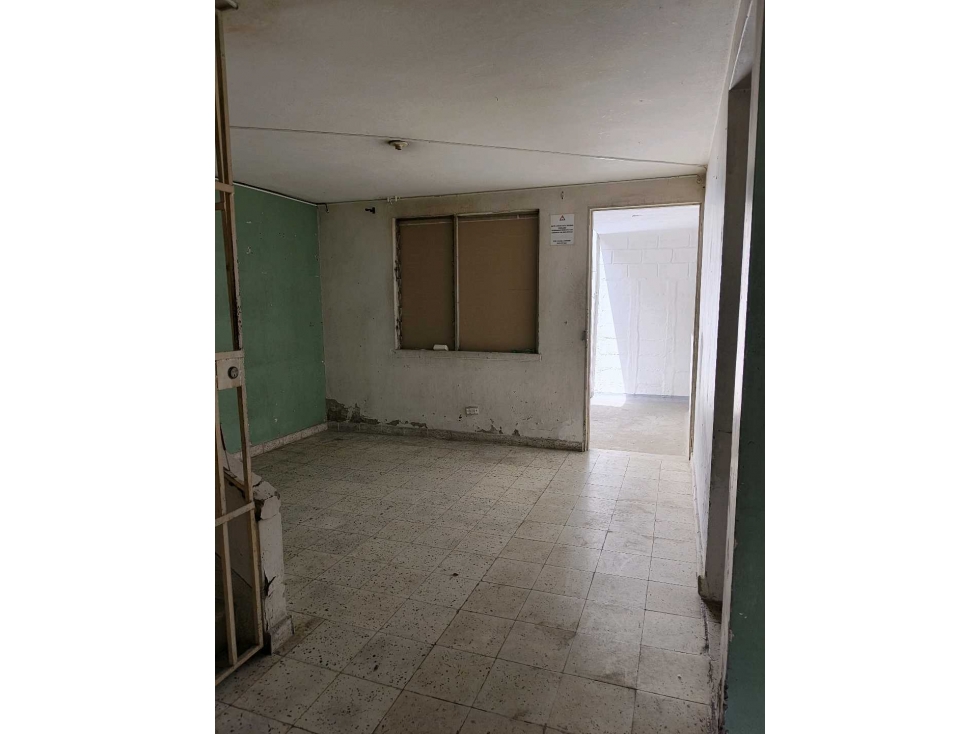 SE VENDE CASA SANTA MONICA #2 UNIFAMILIAR PARA REMODELAR — foto 4