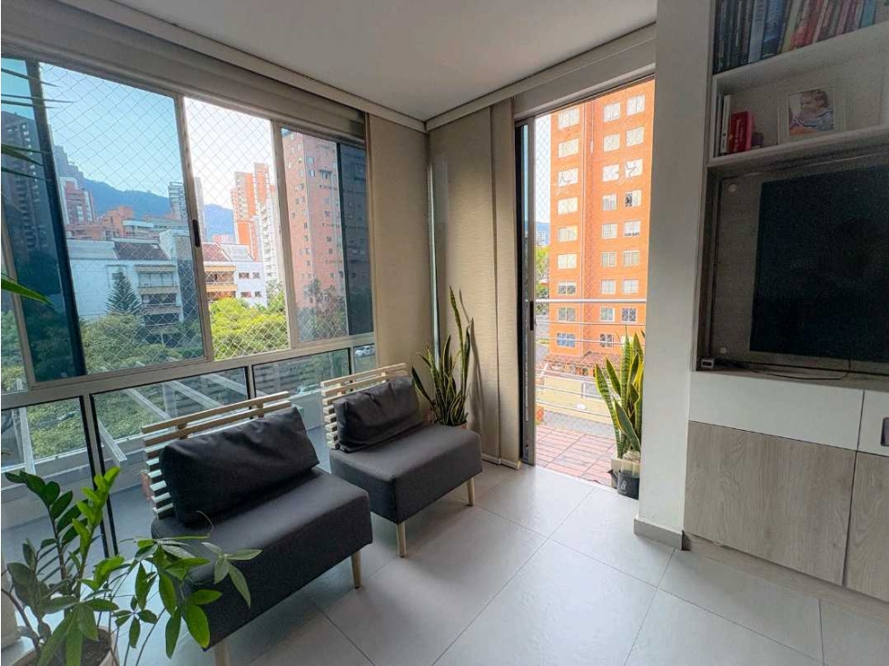 SE VENDE AGRADABLE APTO EN SECTOR LAS VEGAS,CERCA A JUMBO. — foto 2