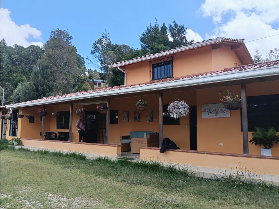 Vendo Casa Finca Santa Elena vereda Piedras Blancas