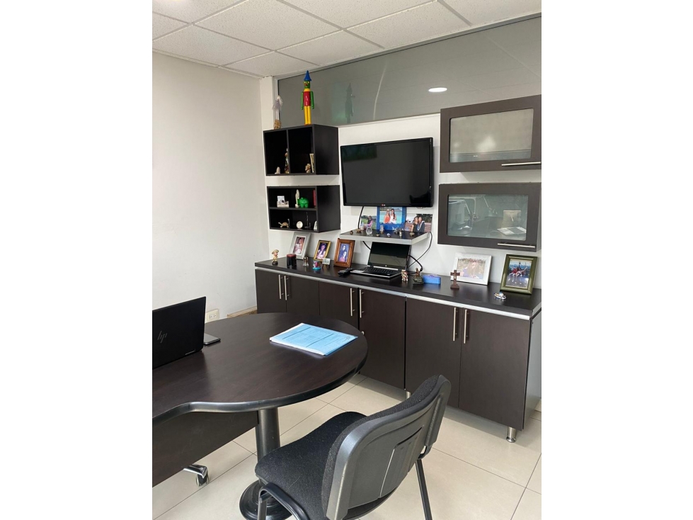 ¡En venta! Oficina disponible en El Lago