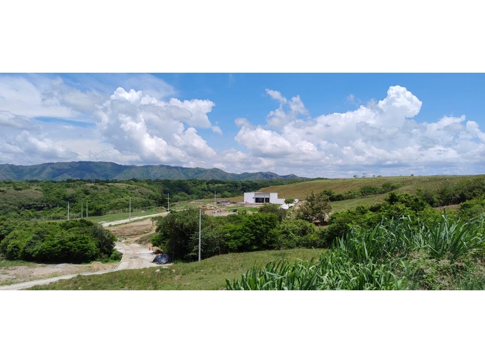 ¡No te lo puedes perder! Lote / Terreno disponible en Mirador de Caima — foto 2
