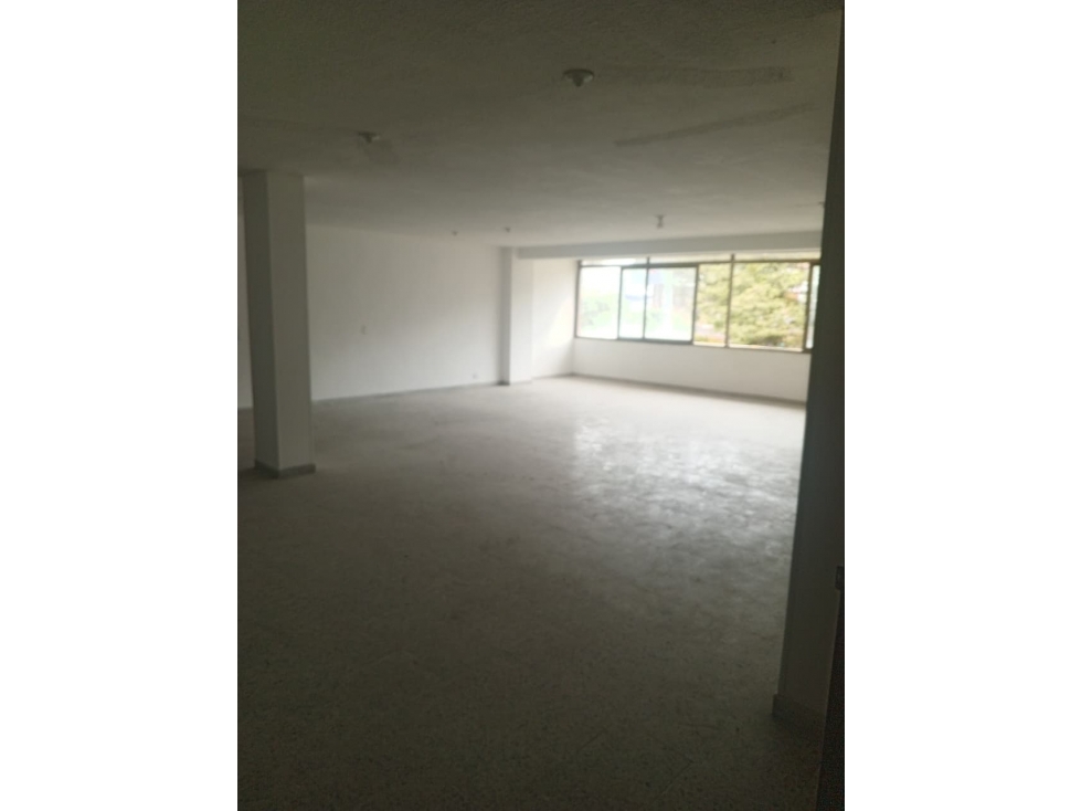 ¡Disponible en arriendo! Oficina disponible en Carrera 5 - 5