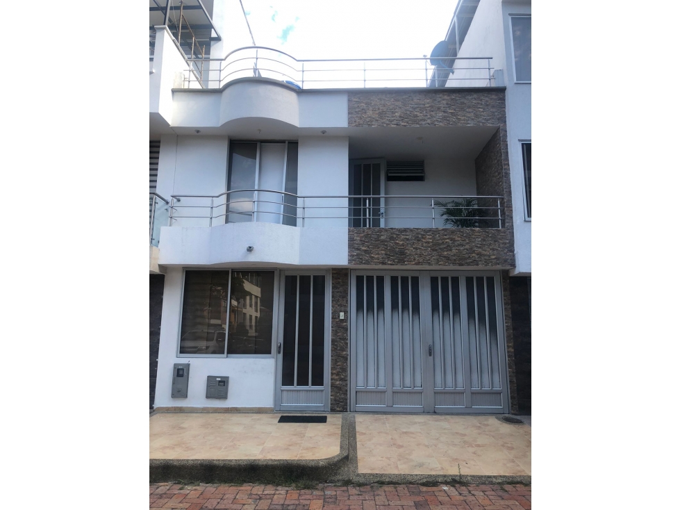 ¡InversiÃ³n imperdible! Casa disponible en Prado Alto
