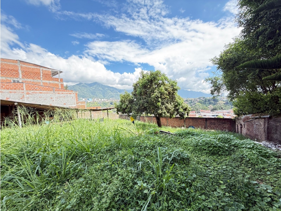 ¡No te lo puedes perder! Lote / Terreno en Ricaurte - 2