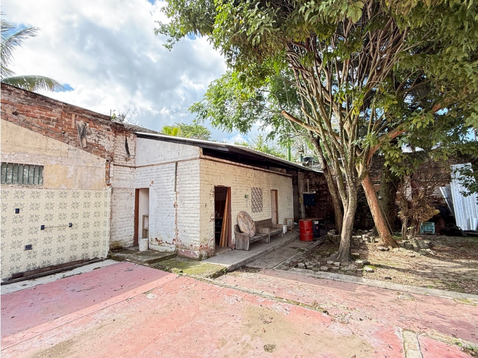 ¡No te lo puedes perder! Lote / Terreno en Ricaurte - 3