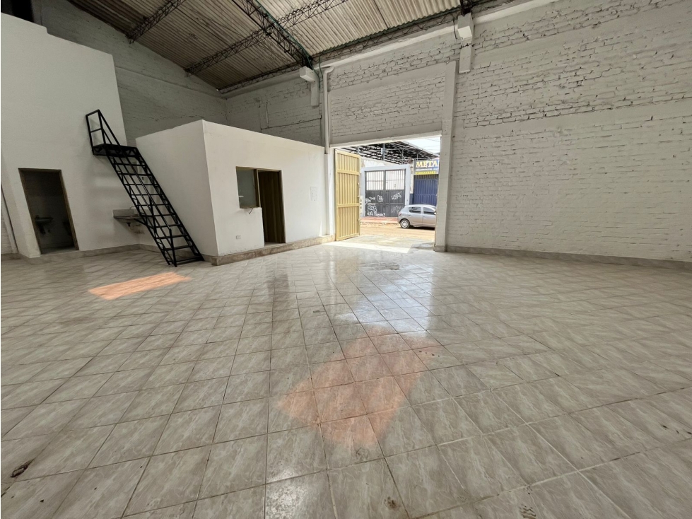 ¡Descubre esta joya! Bodega ubicado en Salado - 3
