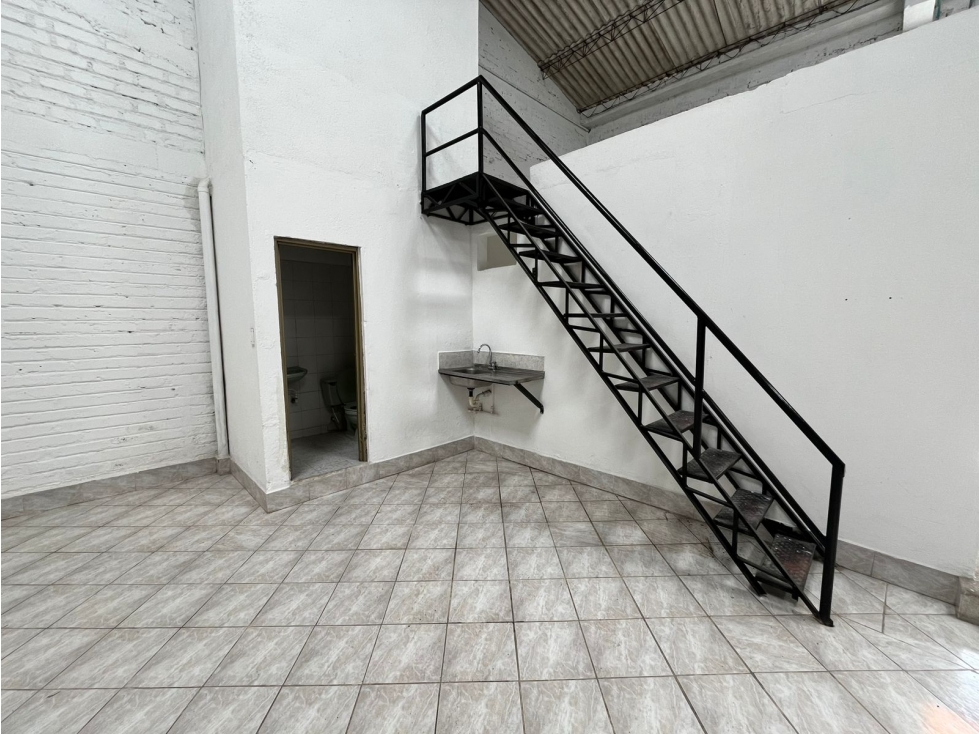 ¡Descubre esta joya! Bodega ubicado en Salado - 6