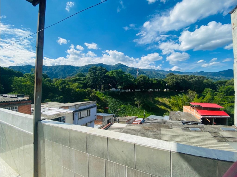 ¡Descubre esta joya! Casa disponible en Pueblo Nuevo — foto 2