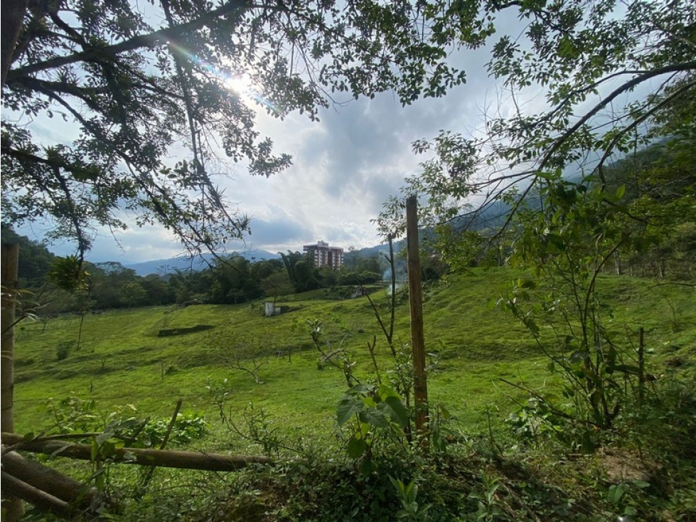 ¡Disponible ahora! Lote / Terreno ubicado en Calambeo — foto 4