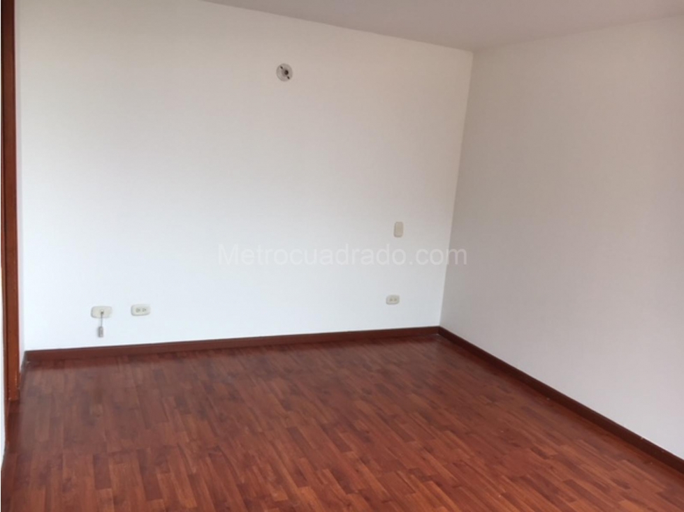 ¡Descubre esta joya! Apartamento ubicado en Colina campestre — foto 2