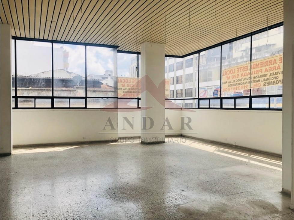 ¡Vende o arrienda hoy! Oficina ubicado en Centro - 2