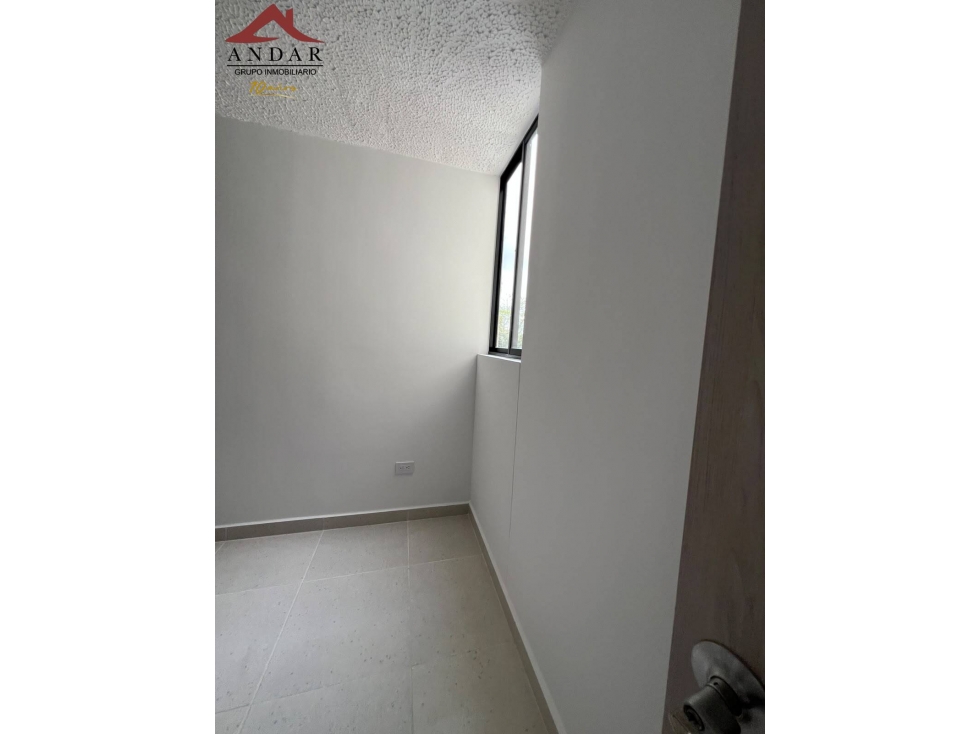 ¡ArriÃ©ndalo ya! Apartamento ubicado en Girona — foto 5