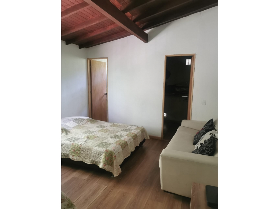 FINCA CON ESPECTACULAR LOTE EN CABECERAS — foto 4