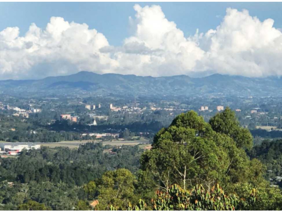 LOTE EN SAJONIA CON ESPECTACULAR VISTA