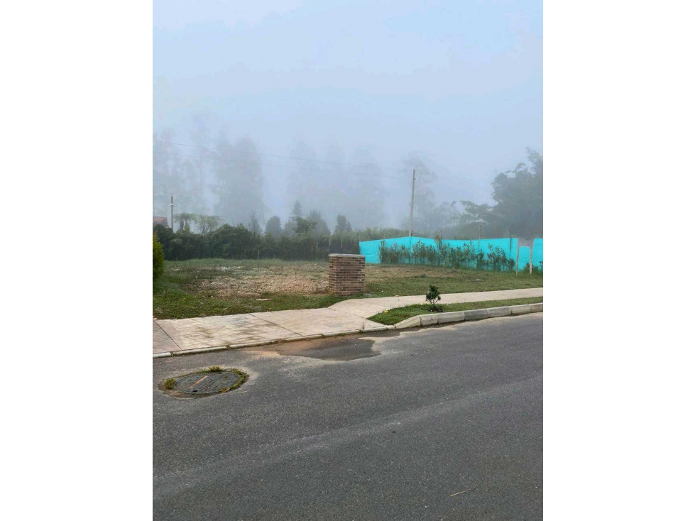 LOTE EN EXCLUSIVA PARCELACION LLANOGRANDE
