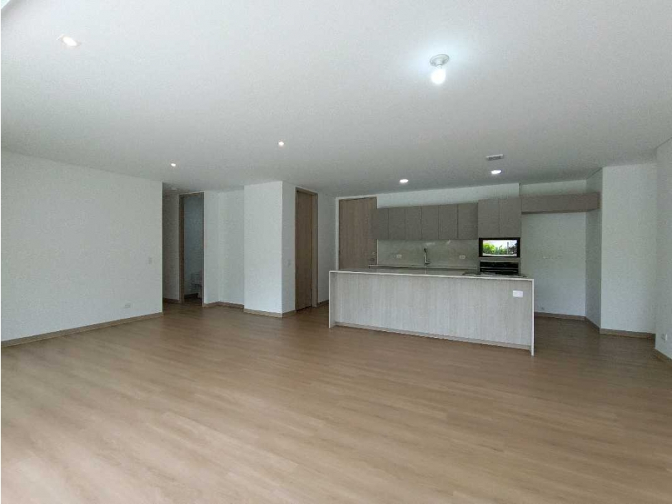 APARTAMENTO NUEVO CON TERRAZA EN SAJONIA