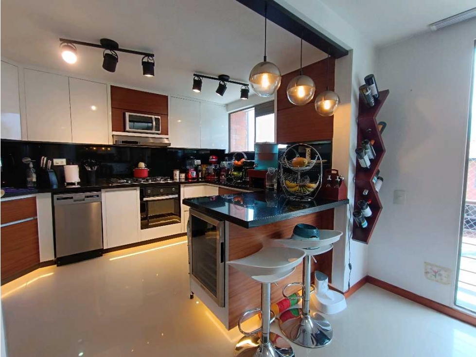 CASA EN EXCELENTE UNIDAD SECTOR LAS ANTILLAS ENVIGADO