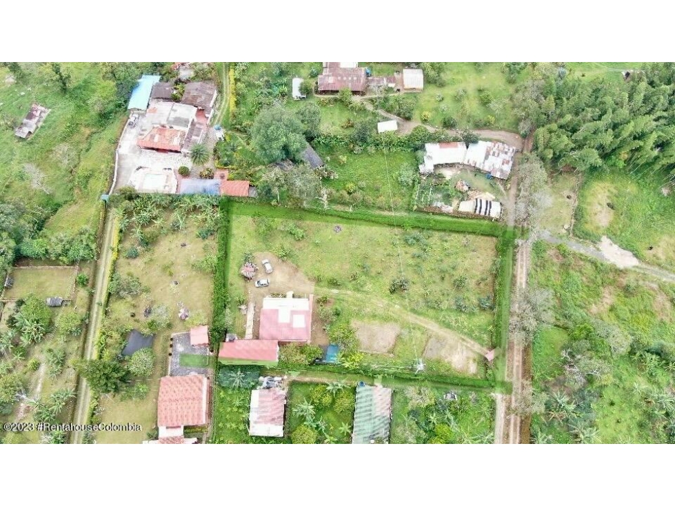 Lote en Sasaima (Cundinamarca) RAH CO: 25-139 - 1