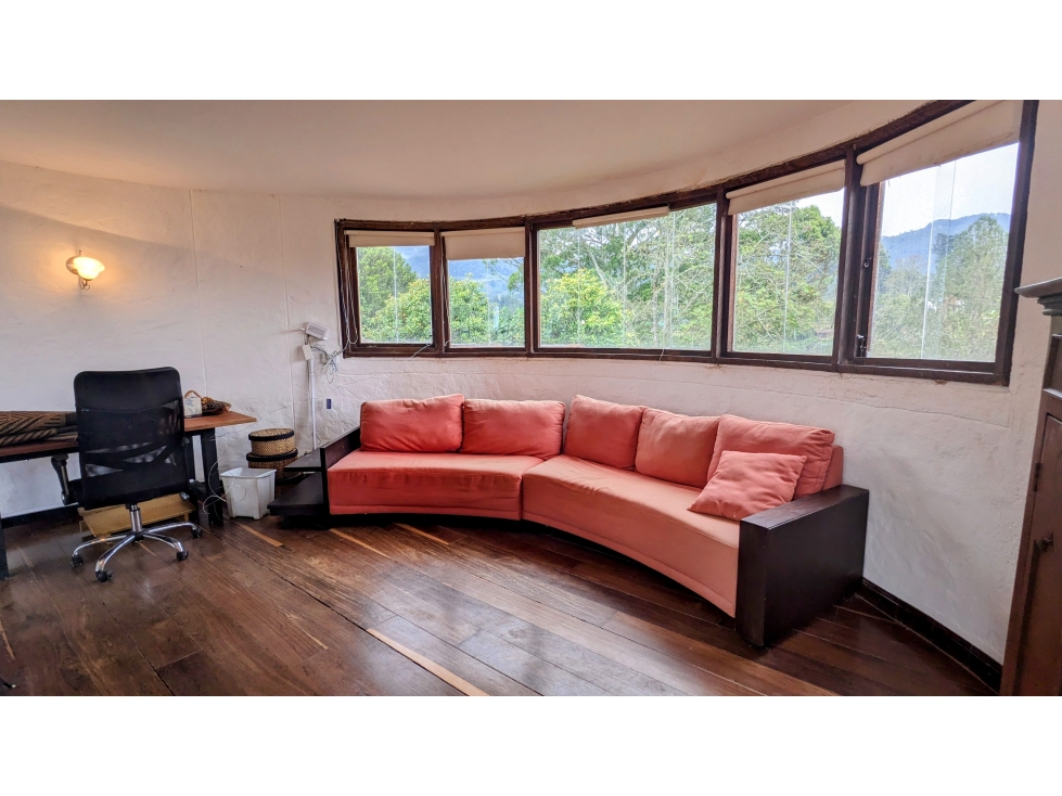 CASA CON SUPER LOTE EN LLANOGRANDE CON VISTA Y PESEBRERAS — foto 3