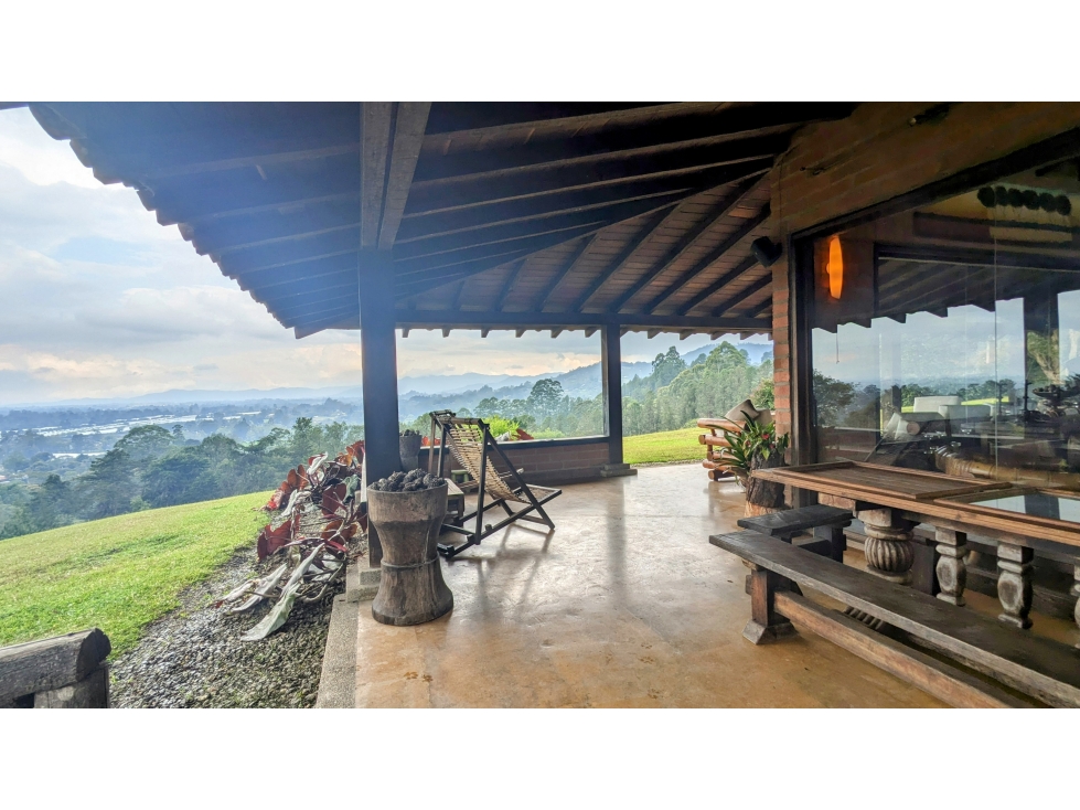 CASA CON SUPER LOTE EN LLANOGRANDE CON VISTA Y PESEBRERAS — foto 6