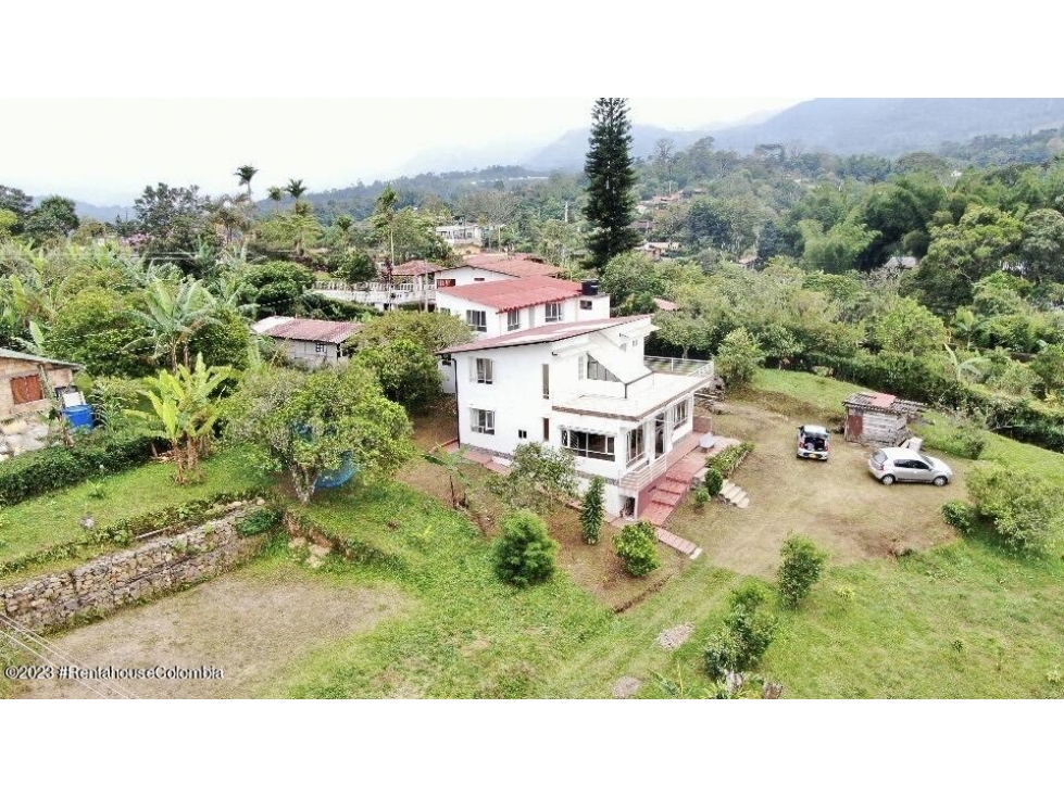 Lote en Sasaima (Cundinamarca) RAH CO: 25-139 - 2