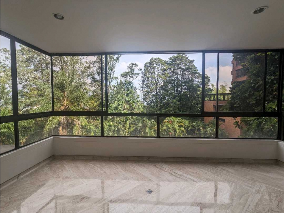 ARRIENDO SUPER AMPLIO POBLADO — foto 4