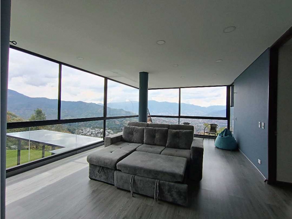 CASA EN LA TRV. DE LA MONTAÑA CON ESPECATCULAR VISTA — foto 4