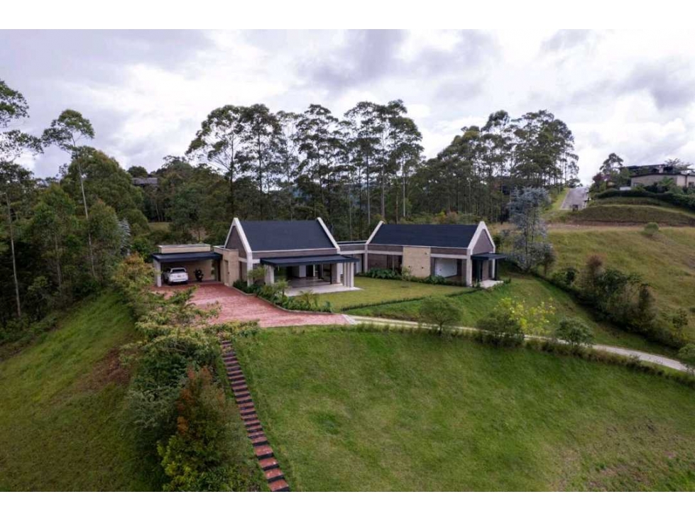 CASA EN EXCLUSIVA PARCELACION EL RETIRO — foto 2
