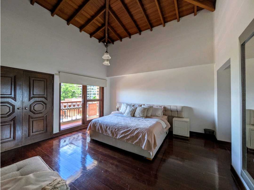 CASA CLASICA EN LA CALERA CON HERMOSA VISTA — foto 3