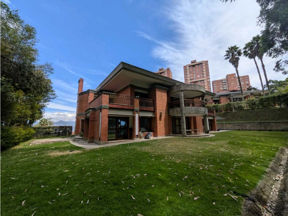 CASA CLASICA EN LA CALERA CON HERMOSA VISTA — foto 6