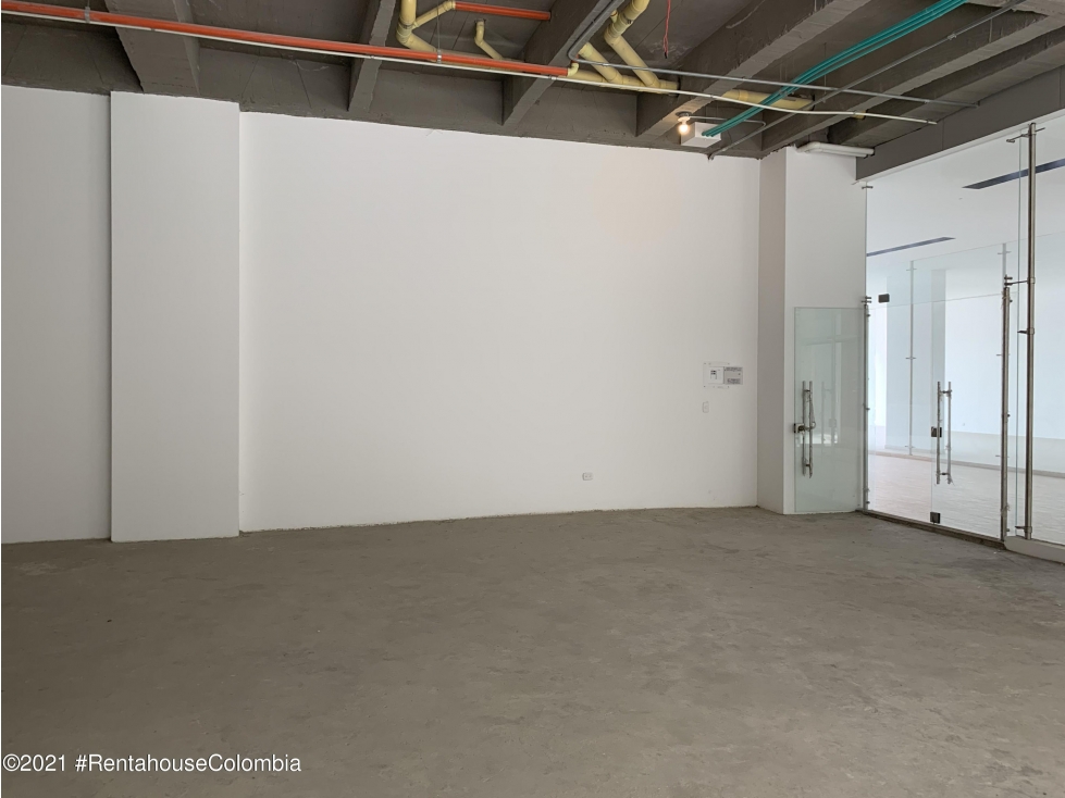Local Comercial en Cajica (Cundinamarca) RAH CO: 26-457 - 6