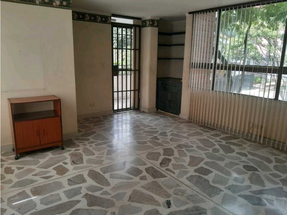 APARTAMENTO OARA REMODELAR EN LAURELES — foto 3