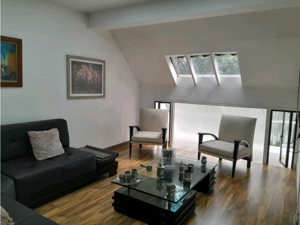 TRIPLEX MODERNIZADO EN LA FRONTERA RODEADO DE VERDE — foto 3