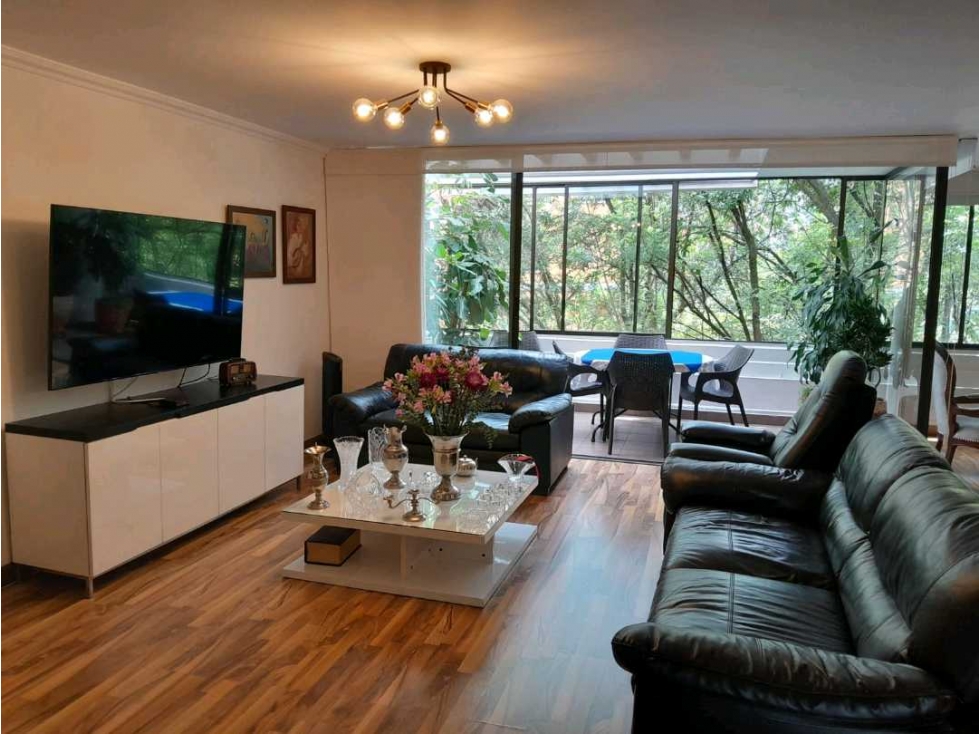 TRIPLEX MODERNIZADO EN LA FRONTERA RODEADO DE VERDE