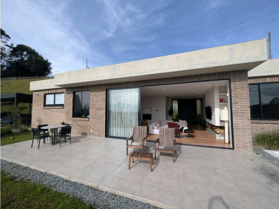 CASA DE UN SOLO NIVEL EN EL ALTO DEL ESCOBERO — foto 4